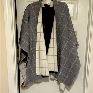 Tahari Gray and Cream Plaid Cape